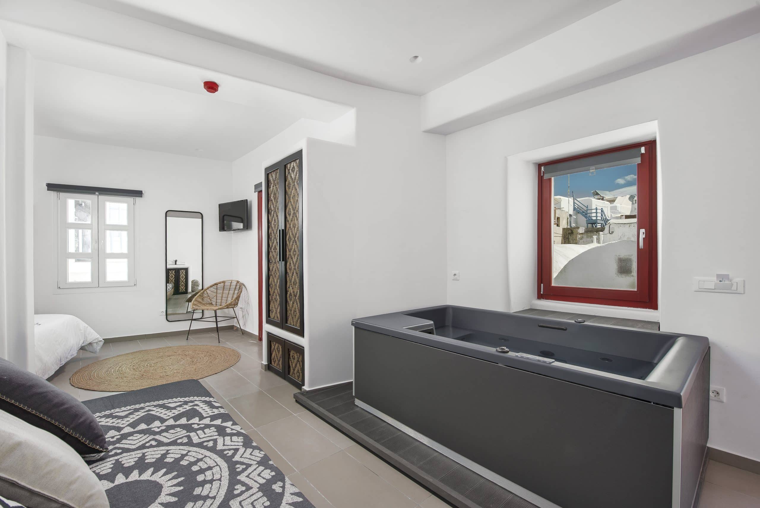 Deluxe Town View Suite with Indoor Hot Tub - Image 4