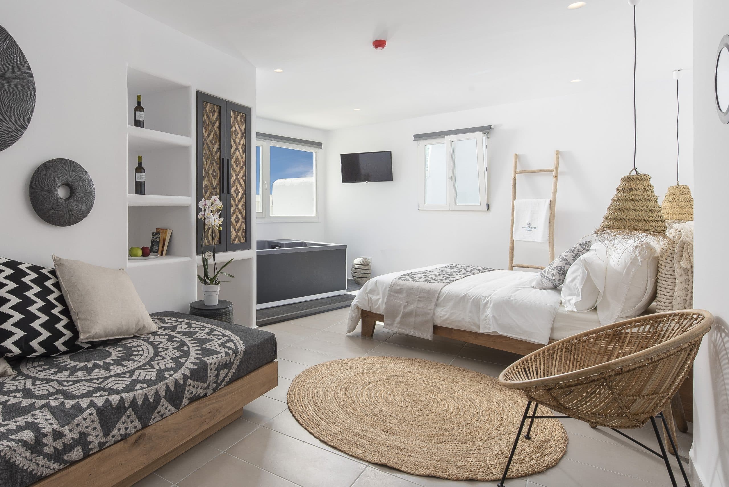 Executive Sea View Suite with Indoor Hot Tub - Image 5
